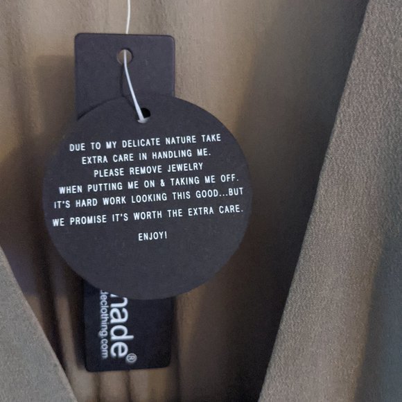 NWT LA Made Maya Silk Short Sleeve V Neck Dress Dusty Olive Size Medium - Picture 10 of 14